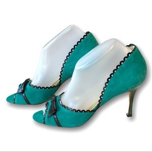 MANOLO BLAHNIK teal green w/black trim pumps